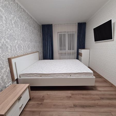 127-Avenue Apartment Černivci Esterno foto