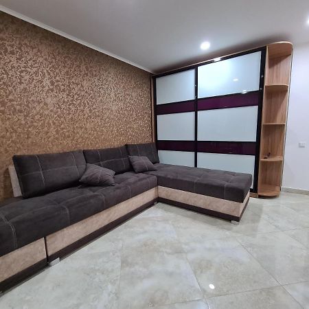 127-Avenue Apartment Černivci Esterno foto