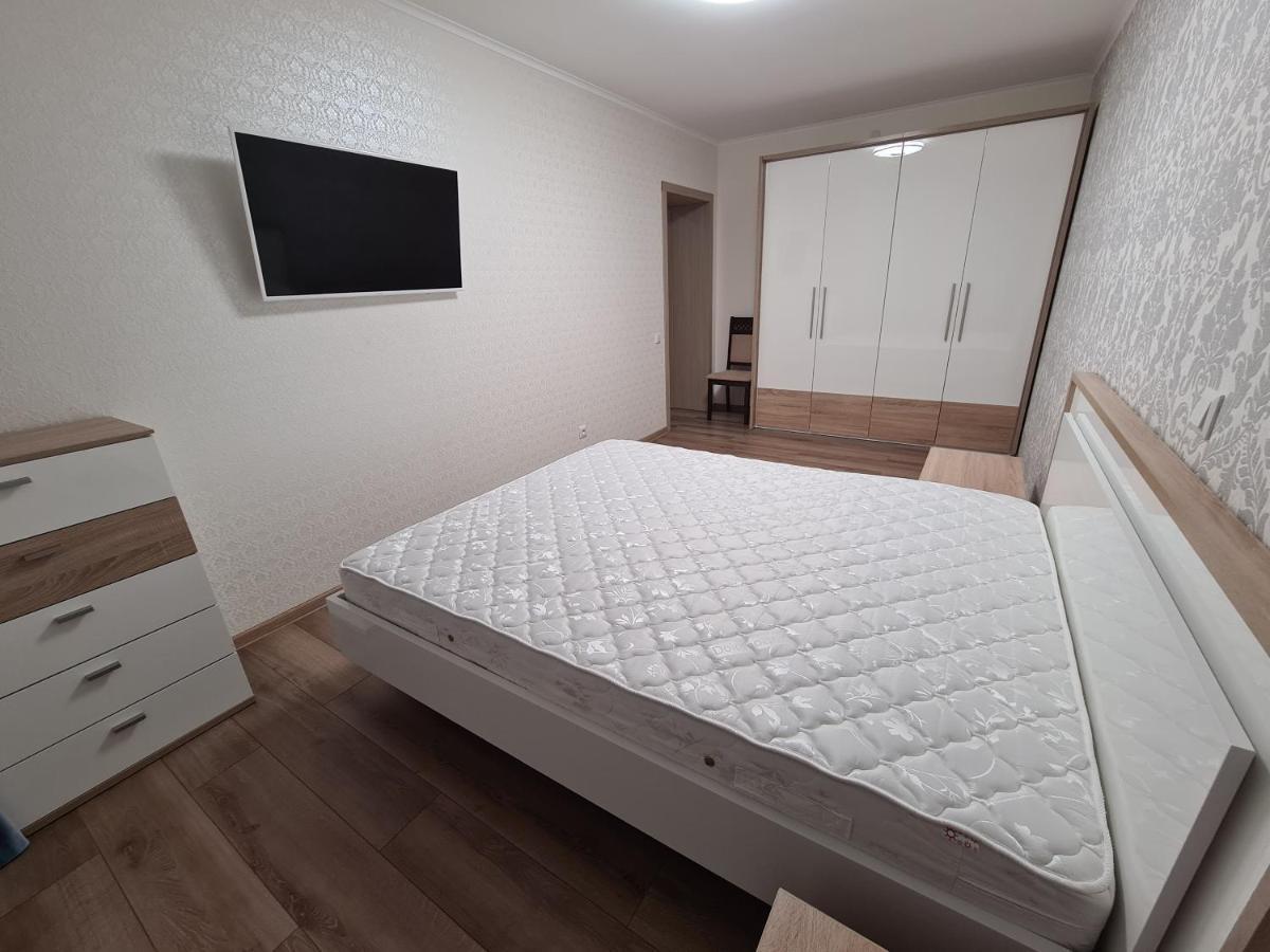 127-Avenue Apartment Černivci Esterno foto