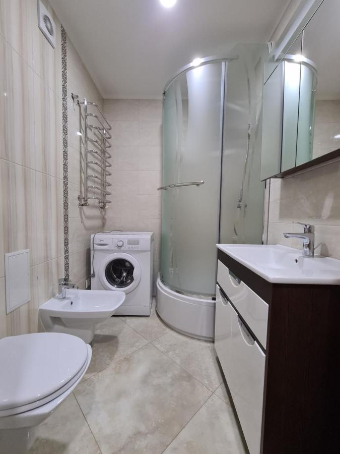 127-Avenue Apartment Černivci Esterno foto